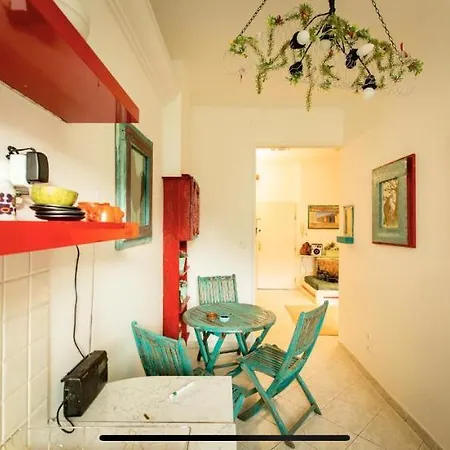 Cosy Art Flat In Downtown *