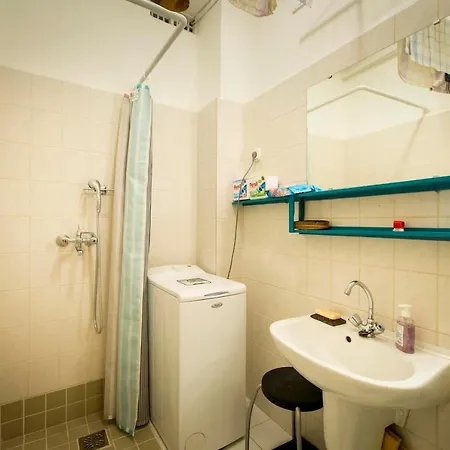 Apartment Cosy Art Flat In Downtown