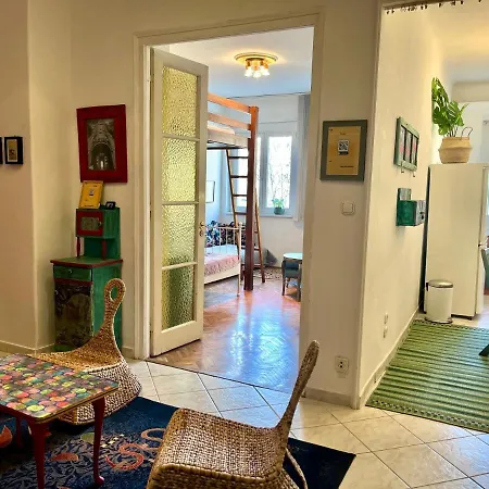 Cosy Art Flat In Downtown Budapest