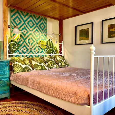 Apartment Cosy Art Flat In Downtown *