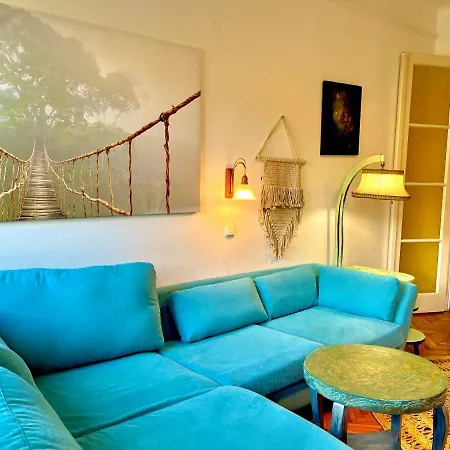 Cosy Art Flat In Downtown *